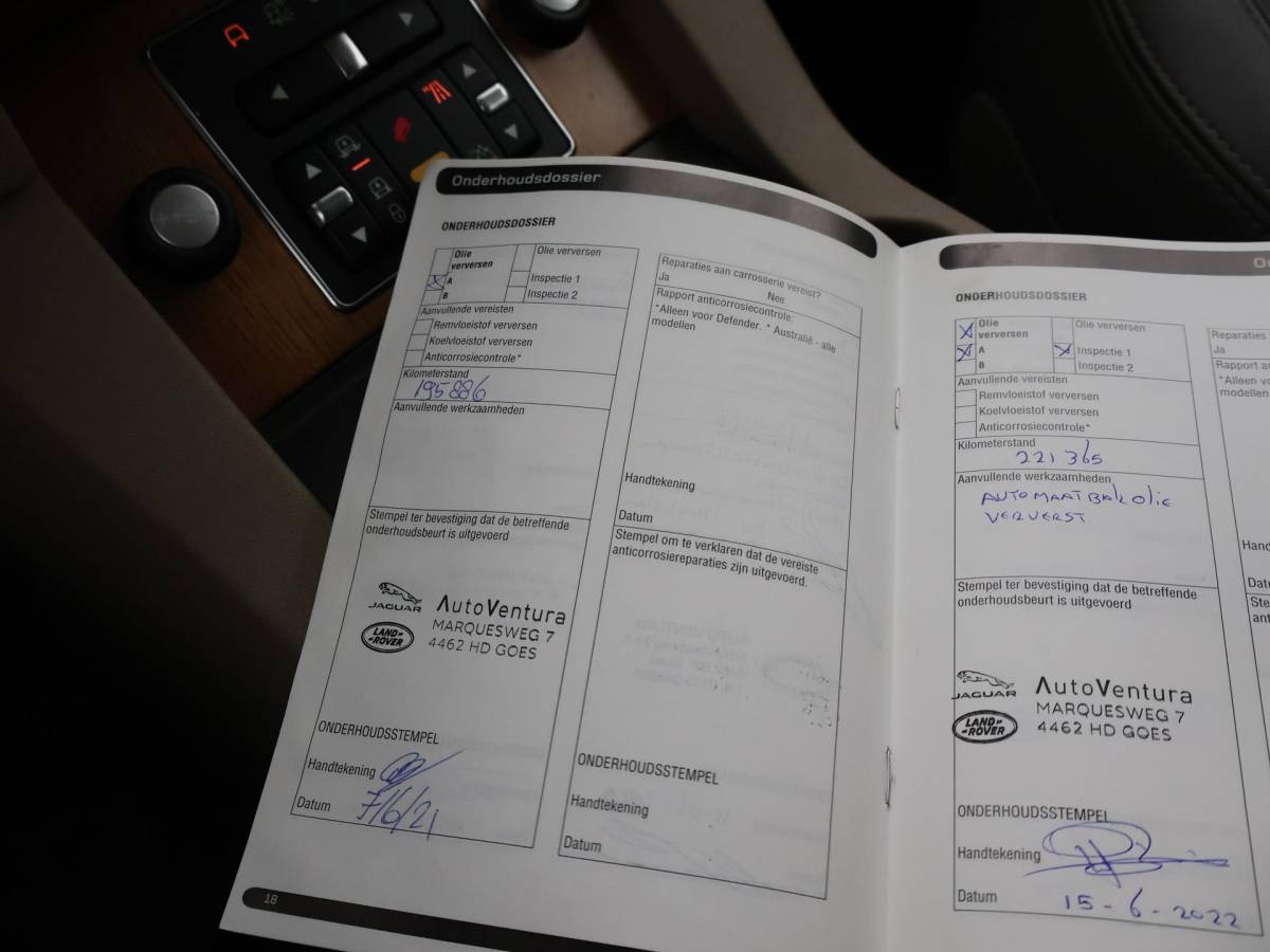 Land Rover Discovery Land Rover Discovery 3.0 SDV6 256 PK HSE GRIJS KENTEKEN + SCHUIFDAK | CAMERA | LEDER | HK | TREKHAAK