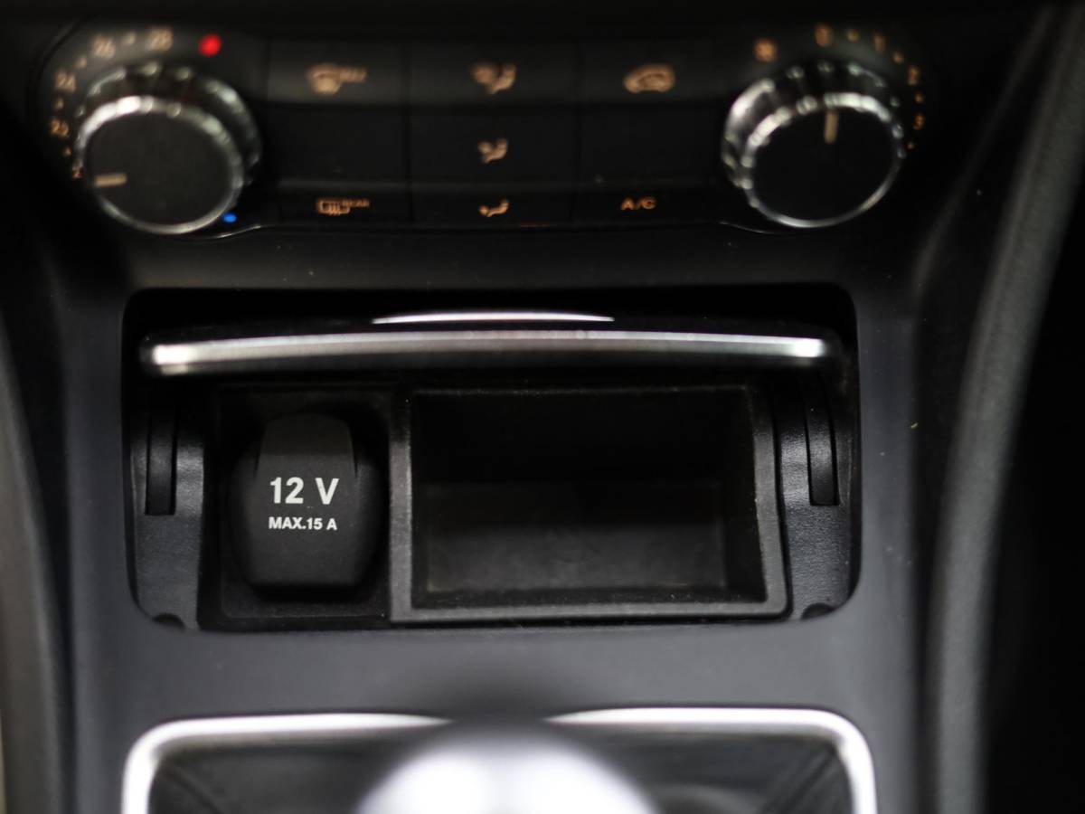 Mercedes-Benz A-Klasse Mercedes-Benz A-klasse 180 d Business Solution | Airco | Climate Control | Stoelverwarming | Cruise Control | Bluetooth | Navigatie |