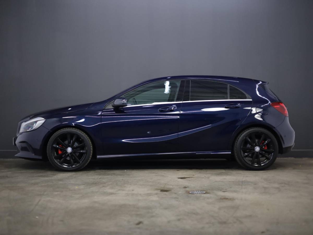 Mercedes-Benz A-Klasse Mercedes-Benz A-klasse 180 d Business Solution | Airco | Climate Control | Stoelverwarming | Cruise Control | Bluetooth | Navigatie |