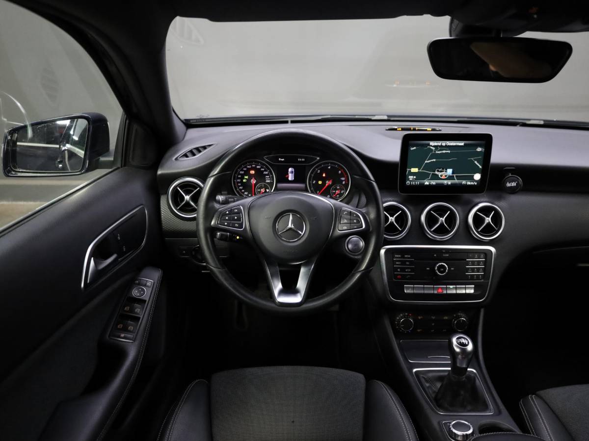 Mercedes-Benz A-Klasse Mercedes-Benz A-klasse 180 d Business Solution | Airco | Climate Control | Stoelverwarming | Cruise Control | Bluetooth | Navigatie |