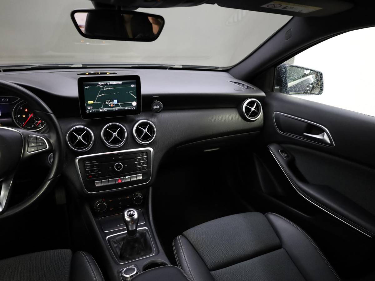 Mercedes-Benz A-Klasse Mercedes-Benz A-klasse 180 d Business Solution | Airco | Climate Control | Stoelverwarming | Cruise Control | Bluetooth | Navigatie |