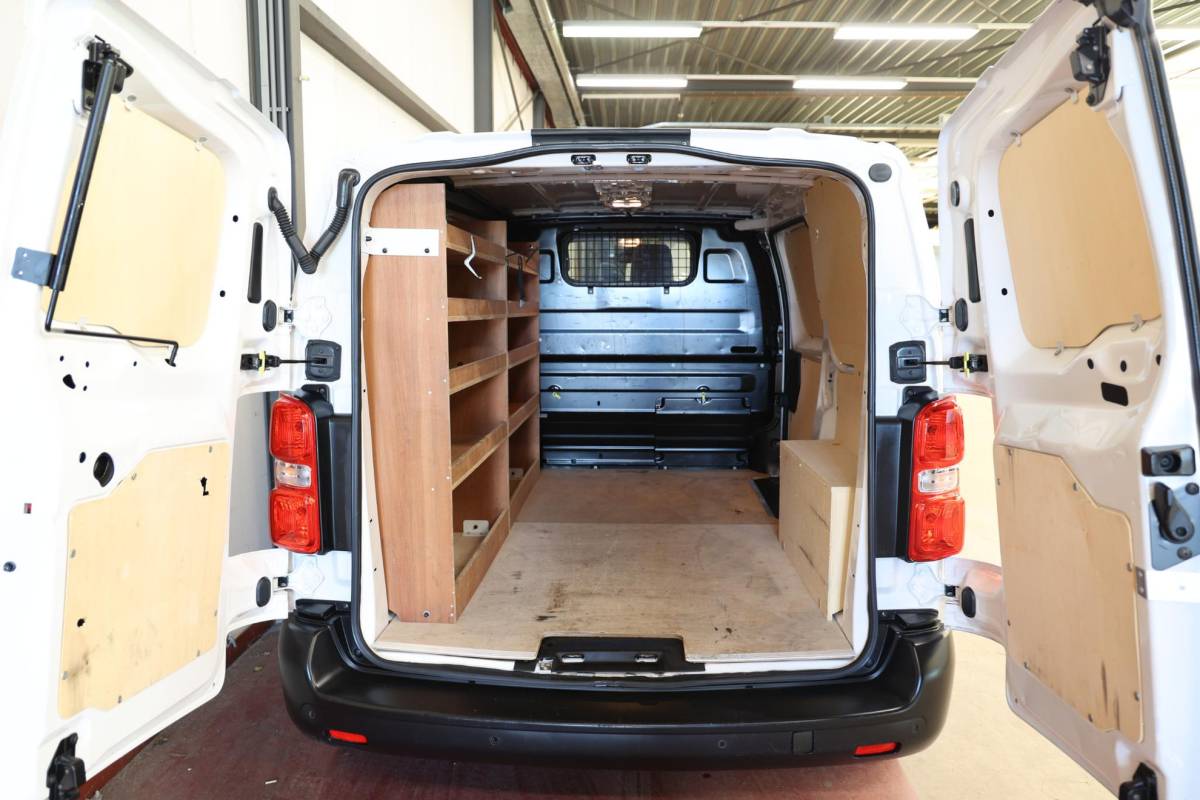 Toyota ProAce Toyota PROACE Worker 1.5 D-4D Live Airco Cruise Navi Apple CarPlay