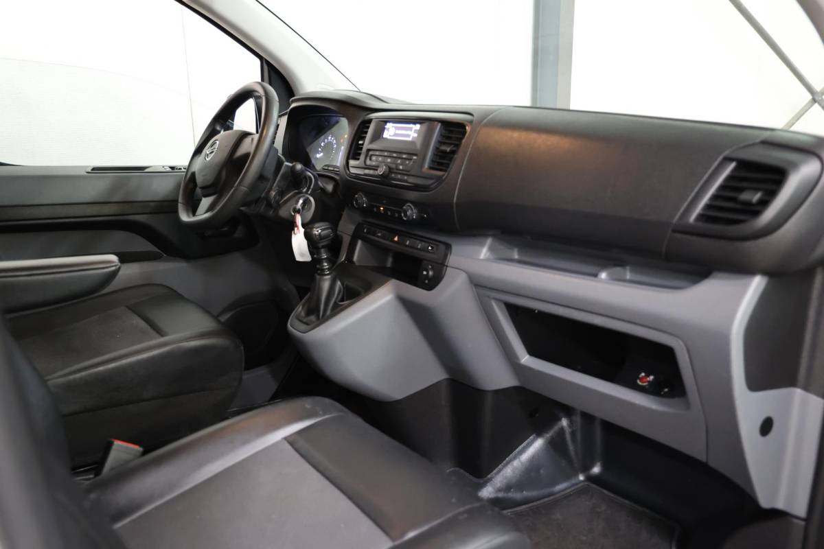 Opel Vivaro Opel Vivaro 2.0 CDTI L3H1 LANG IMPERIAAL 2500 KG TREKHAAK