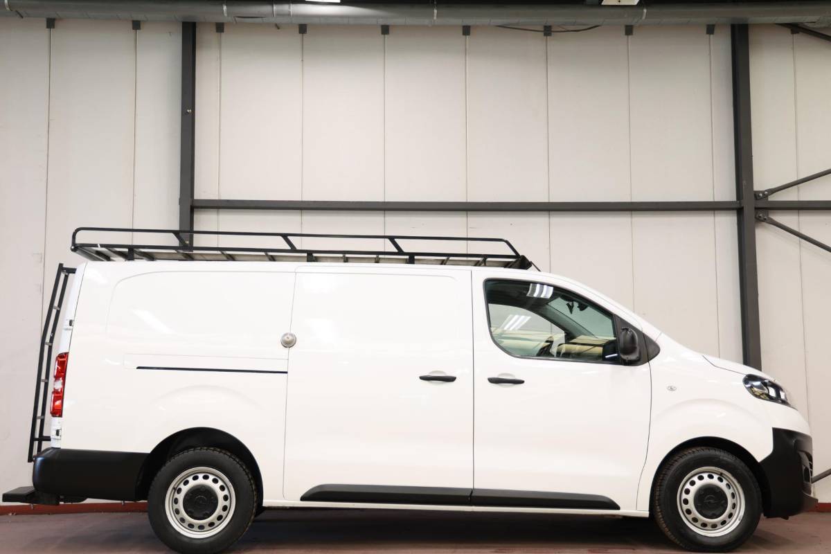 Opel Vivaro Opel Vivaro 2.0 CDTI L3H1 LANG IMPERIAAL 2500 KG TREKHAAK