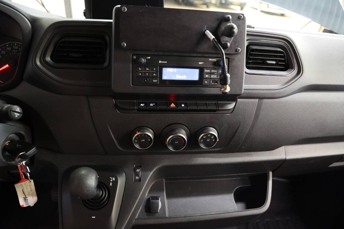 Renault Master Renault Master 2.3 dCi 150 BAKWAGEN LOWLINER AUTOMAAT