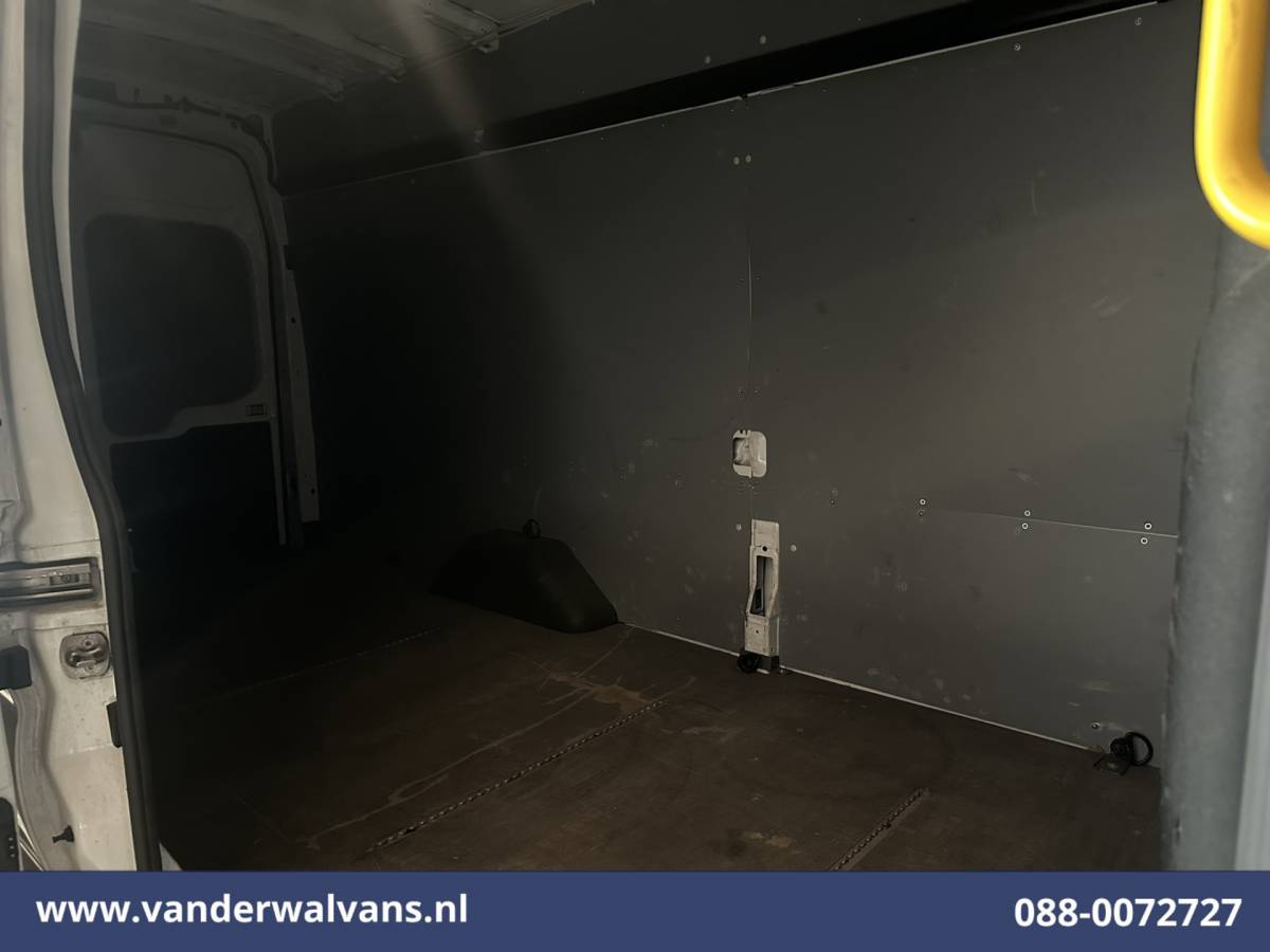Ford Transit Ford Transit 2.0 TDCI L4H3 Euro6 Airco | Cruisecontrol | Verwarmde voorruit Parkeersensoren, Bijrijdersbank