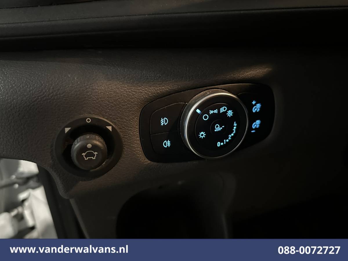 Ford Transit Ford Transit 2.0 TDCI L4H3 Euro6 Airco | Cruisecontrol | Verwarmde voorruit Parkeersensoren, Bijrijdersbank