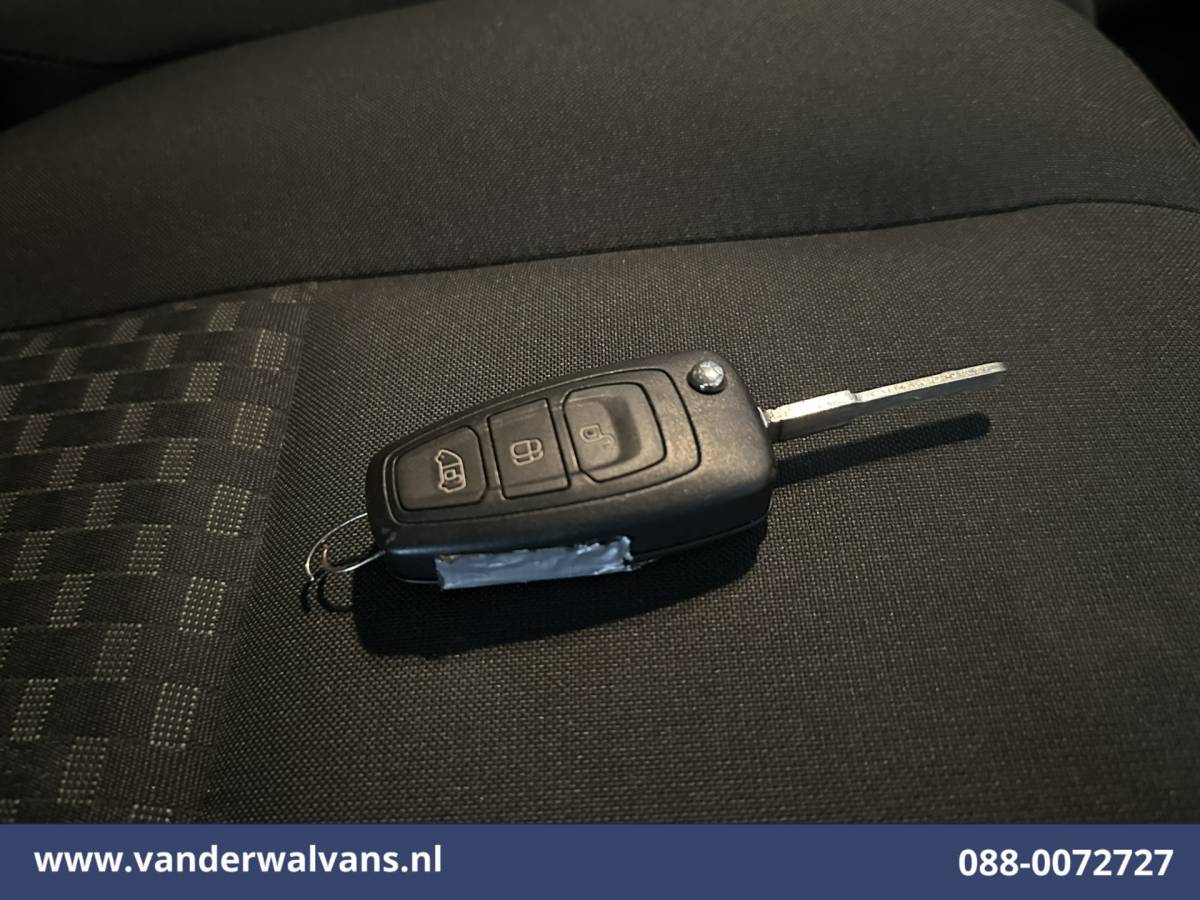 Ford Transit Ford Transit 2.0 TDCI L4H3 Euro6 Airco | Cruisecontrol | Verwarmde voorruit Parkeersensoren, Bijrijdersbank