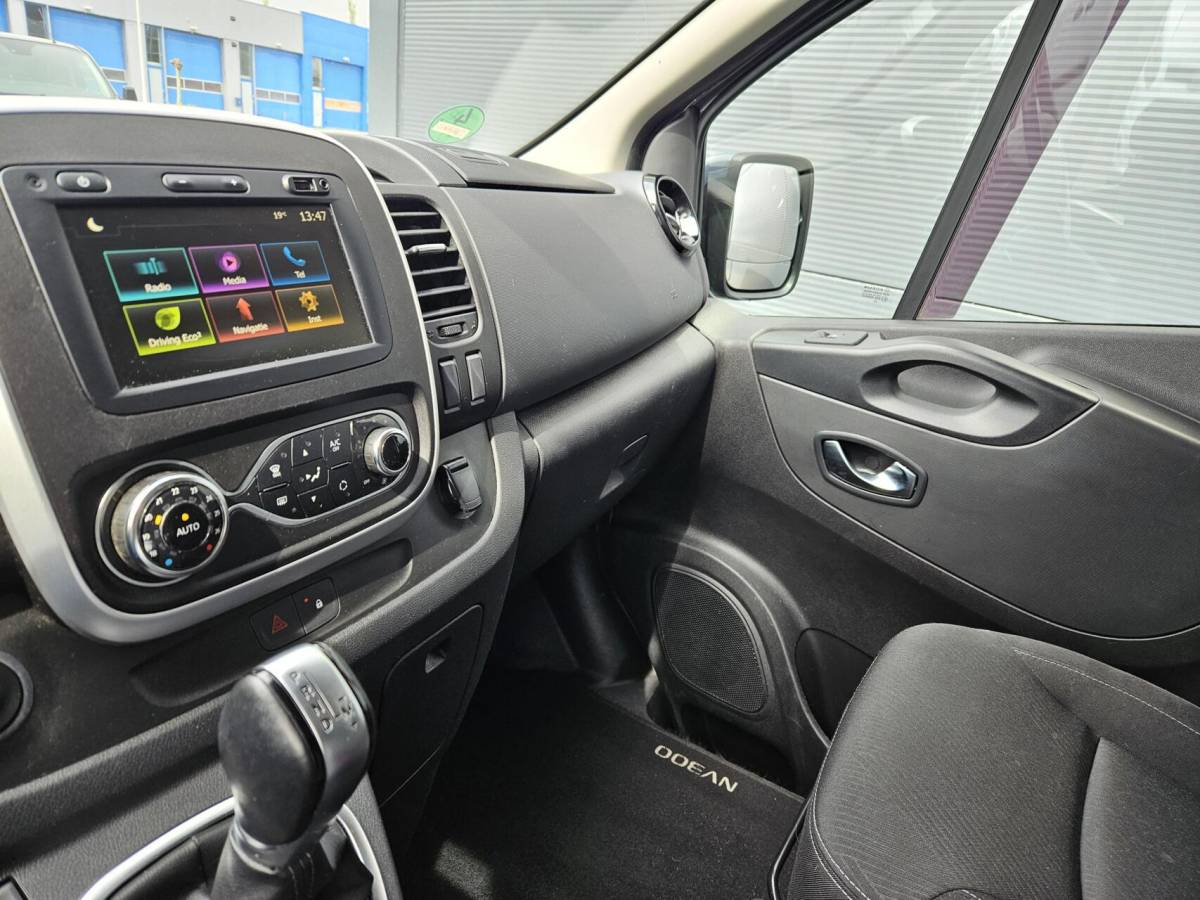 Renault Trafic Renault Trafic 2.0 dCi L1H1 Airco 2x Schuifd Automaat 150pk