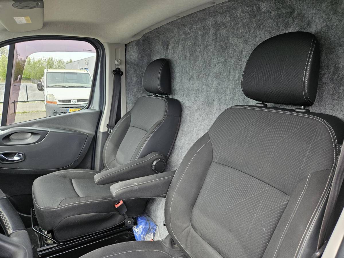 Renault Trafic Renault Trafic 2.0 dCi L1H1 Airco 2x Schuifd Automaat 150pk