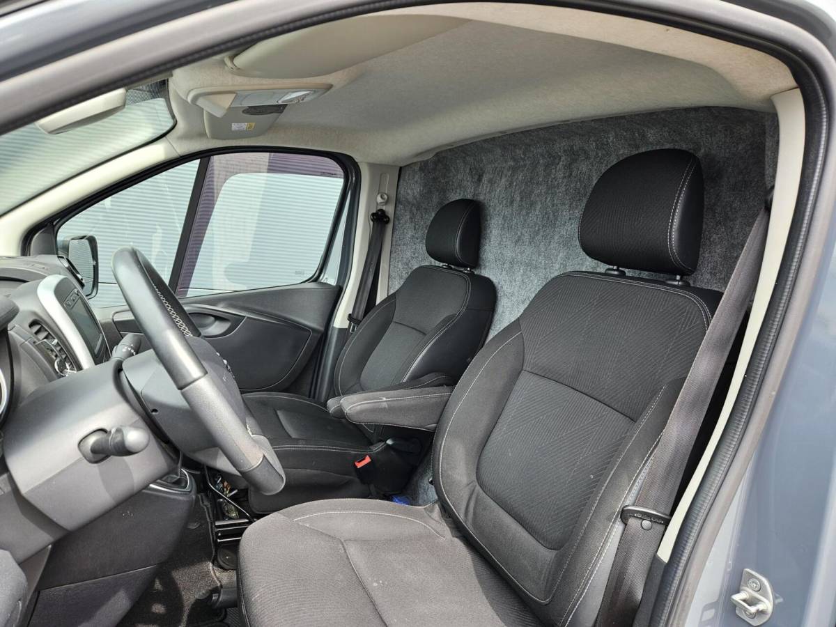 Renault Trafic Renault Trafic 2.0 dCi L1H1 Airco 2x Schuifd Automaat 150pk