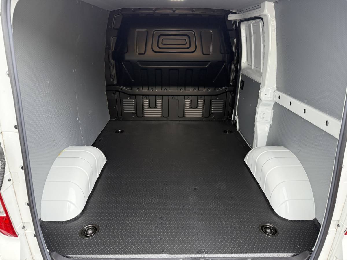 Maxus eDeliver3 Maxus eDeliver 3 50 kWh 122PK Nieuw! L1 SWB Elektrisch 50kWh 227km WLTP Carplay Touchscreen scherm Camera Parkeersensoren