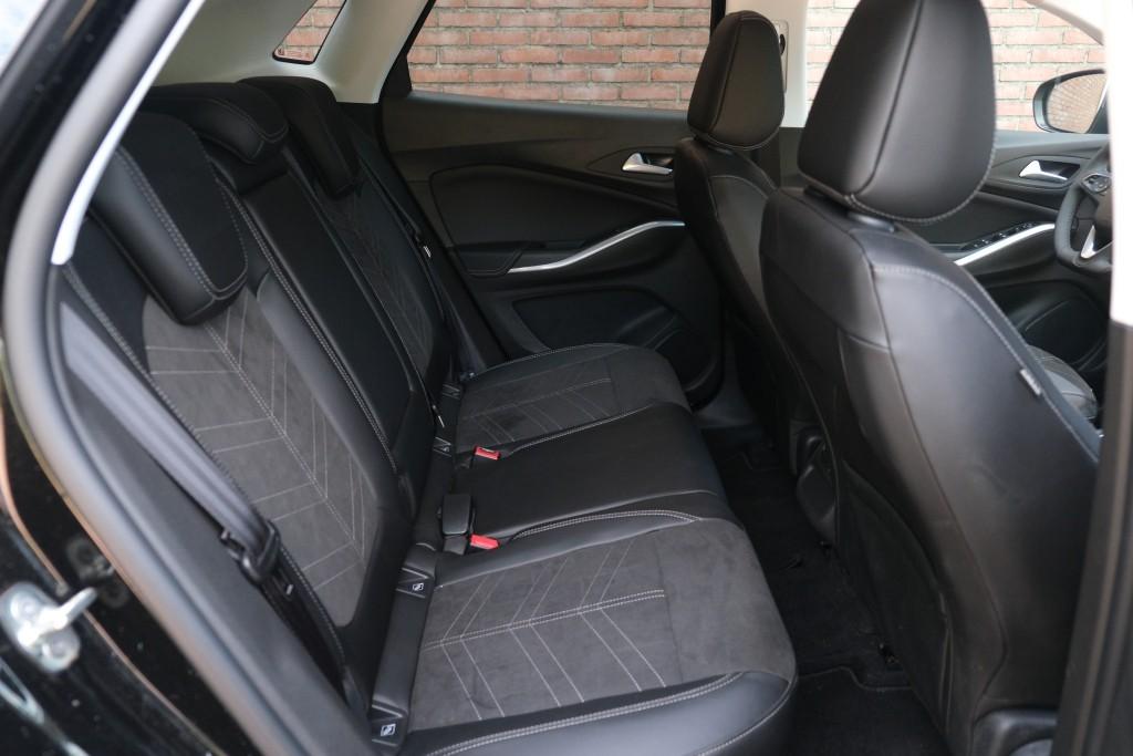 Opel Grandland Opel Grandland 1.2 Turbo 130pk EAT8 GS | Navi | App Connect | Adaptive Cruise | Camera | Alcantara | Winter Pakket