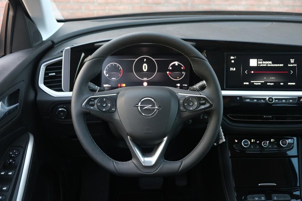 Opel Grandland Opel Grandland 1.2 Turbo 130pk EAT8 GS | Navi | App Connect | Adaptive Cruise | Camera | Alcantara | Winter Pakket