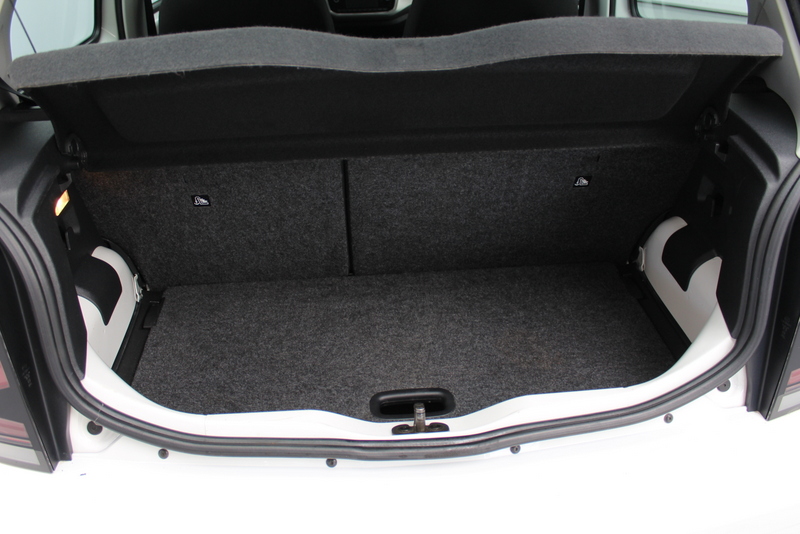 Volkswagen up! Volkswagen Up! 1.0 BMT high up! 60PK, AIRCO | CRUISE CONTROLE | ELEC-RAMEN/SPIEGELS | PARKEERSENSOREN | CAMERA