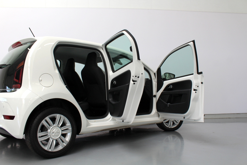 Volkswagen up! Volkswagen Up! 1.0 BMT high up! 60PK, AIRCO | CRUISE CONTROLE | ELEC-RAMEN/SPIEGELS | PARKEERSENSOREN | CAMERA