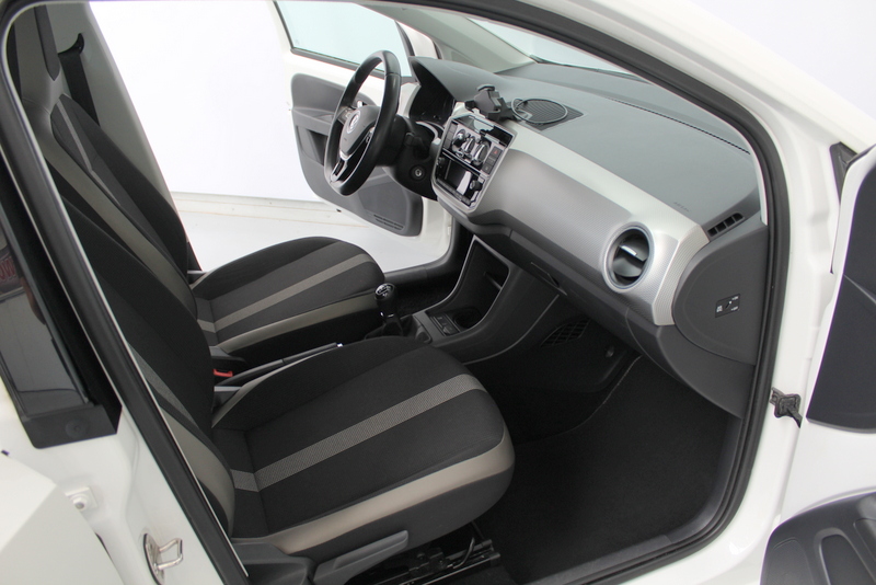Volkswagen up! Volkswagen Up! 1.0 BMT high up! 60PK, AIRCO | CRUISE CONTROLE | ELEC-RAMEN/SPIEGELS | PARKEERSENSOREN | CAMERA