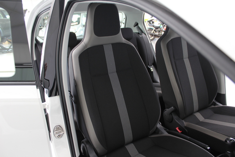 Volkswagen up! Volkswagen Up! 1.0 BMT high up! 60PK, AIRCO | CRUISE CONTROLE | ELEC-RAMEN/SPIEGELS | PARKEERSENSOREN | CAMERA