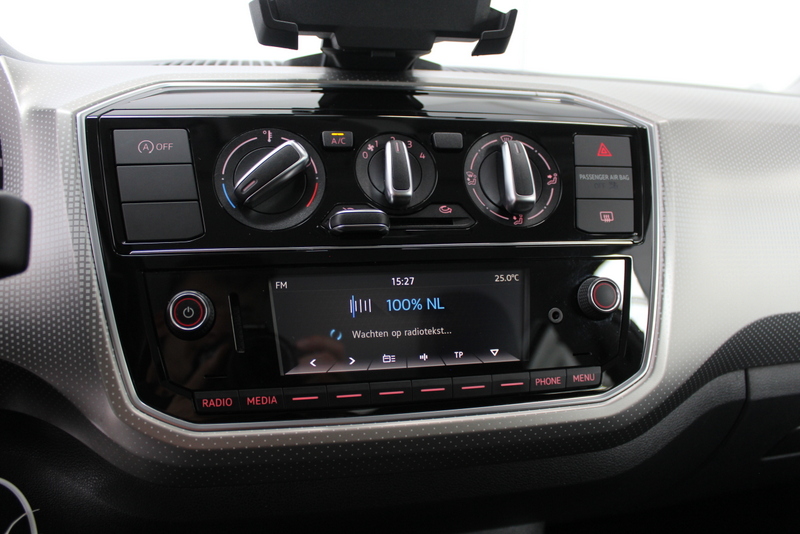 Volkswagen up! Volkswagen Up! 1.0 BMT high up! 60PK, AIRCO | CRUISE CONTROLE | ELEC-RAMEN/SPIEGELS | PARKEERSENSOREN | CAMERA