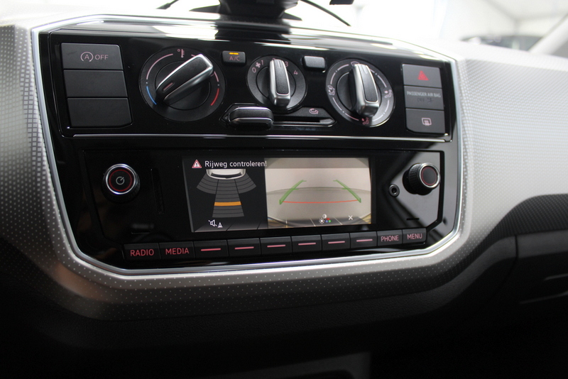 Volkswagen up! Volkswagen Up! 1.0 BMT high up! 60PK, AIRCO | CRUISE CONTROLE | ELEC-RAMEN/SPIEGELS | PARKEERSENSOREN | CAMERA