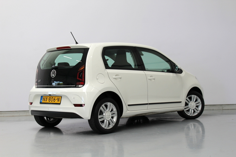 Volkswagen up! Volkswagen Up! 1.0 BMT high up! 60PK, AIRCO | CRUISE CONTROLE | ELEC-RAMEN/SPIEGELS | PARKEERSENSOREN | CAMERA