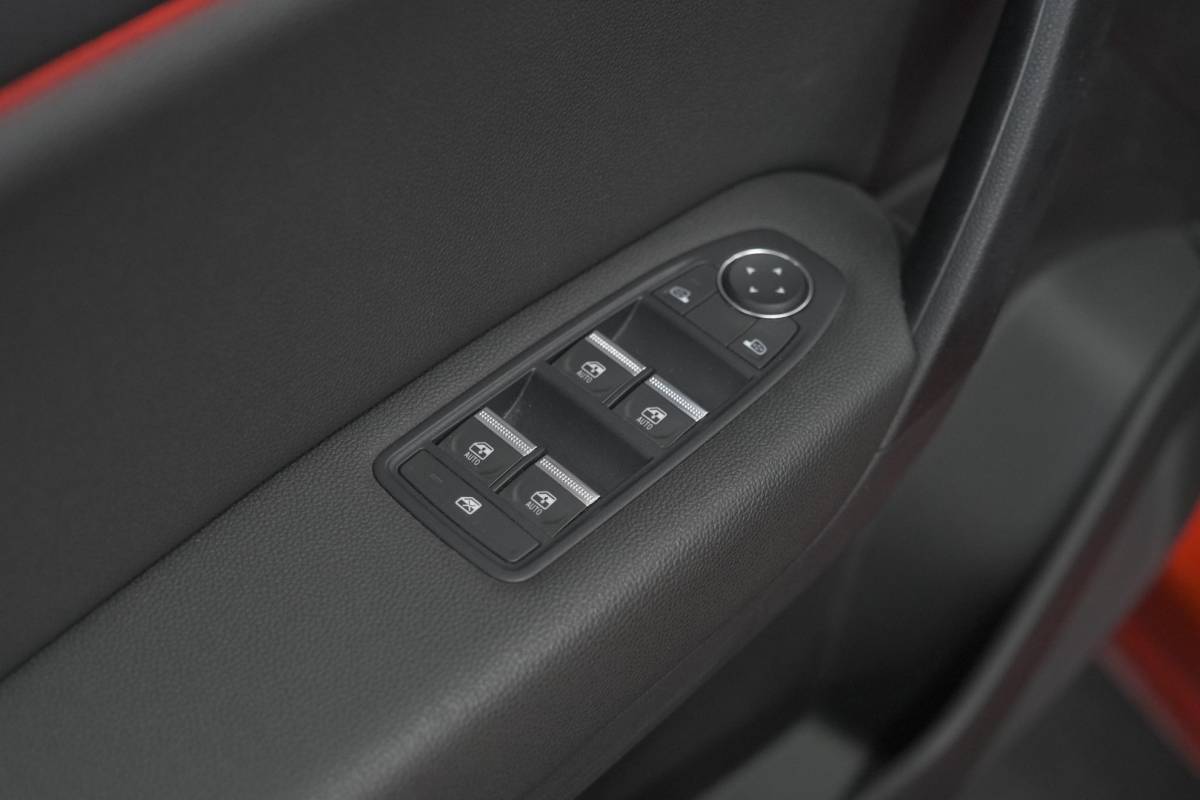 Renault Captur Renault Captur 1.6 E-Tech full hybrid 145 techno | Camera | Parkeersensoren | Climate control | Keyless