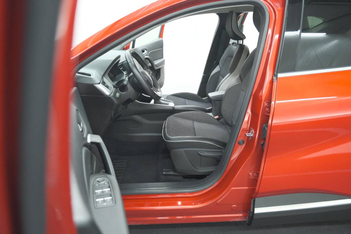 Renault Captur Renault Captur 1.6 E-Tech full hybrid 145 techno | Camera | Parkeersensoren | Climate control | Keyless