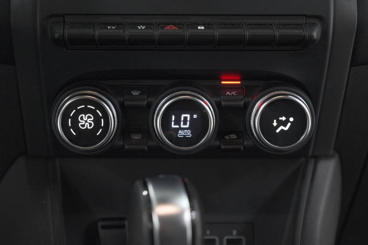 Renault Captur Renault Captur 1.6 E-Tech full hybrid 145 techno | Camera | Parkeersensoren | Climate control | Keyless