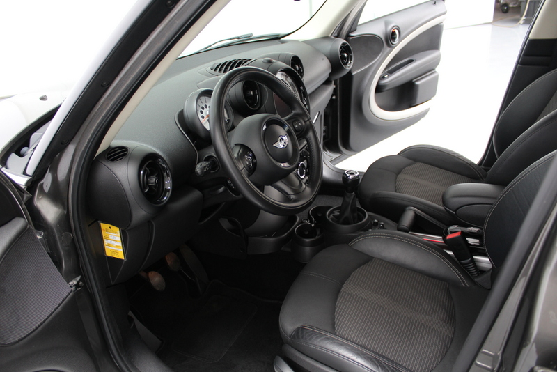 MINI Countryman MINI Countryman 1.6 Cooper Chili 123PK, RIJKLAAR | DEELS LEER | PARK.SENSOREN | CLIMATE CONTROLE | STOELVERWARMING