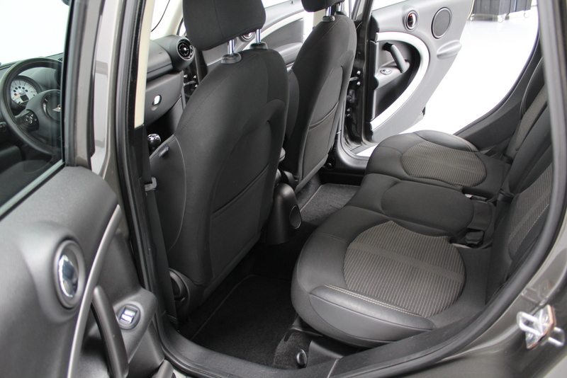 MINI Countryman MINI Countryman 1.6 Cooper Chili 123PK, RIJKLAAR | DEELS LEER | PARK.SENSOREN | CLIMATE CONTROLE | STOELVERWARMING