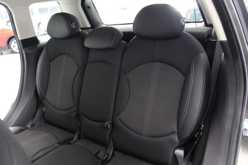 MINI Countryman MINI Countryman 1.6 Cooper Chili 123PK, RIJKLAAR | DEELS LEER | PARK.SENSOREN | CLIMATE CONTROLE | STOELVERWARMING