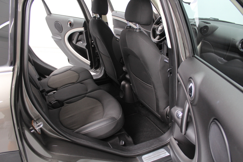MINI Countryman MINI Countryman 1.6 Cooper Chili 123PK, RIJKLAAR | DEELS LEER | PARK.SENSOREN | CLIMATE CONTROLE | STOELVERWARMING