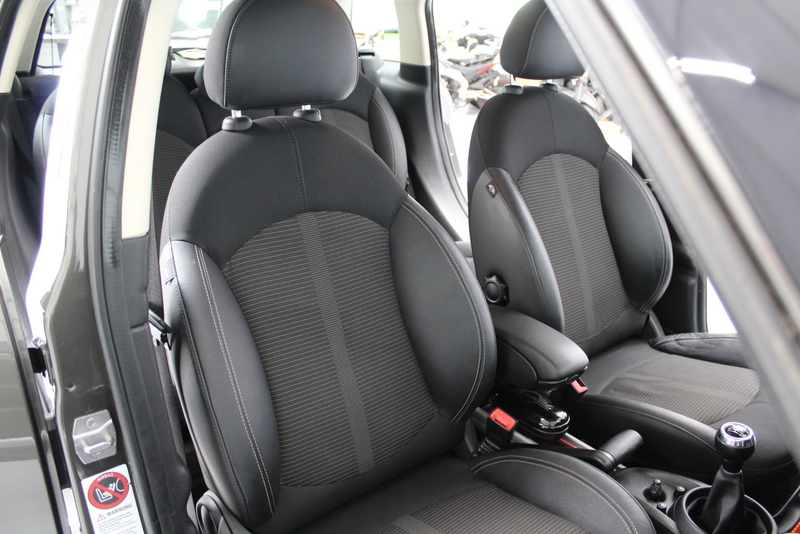 MINI Countryman MINI Countryman 1.6 Cooper Chili 123PK, RIJKLAAR | DEELS LEER | PARK.SENSOREN | CLIMATE CONTROLE | STOELVERWARMING