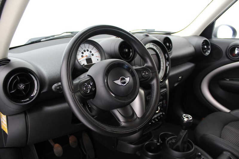 MINI Countryman MINI Countryman 1.6 Cooper Chili 123PK, RIJKLAAR | DEELS LEER | PARK.SENSOREN | CLIMATE CONTROLE | STOELVERWARMING