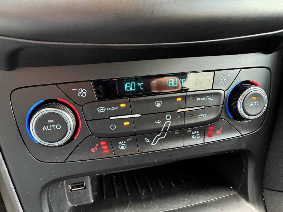 Ford Focus Ford Focus Wagon 1.0 125 PK EcoBoost Trend | AUTOMAAT | WINTER PAKKET