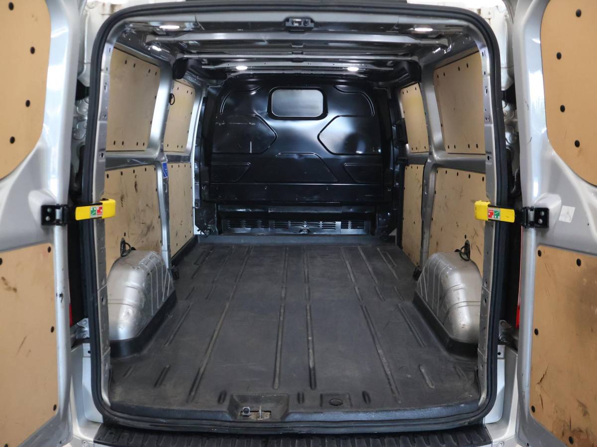 Ford Transit Custom Ford Transit Custom 310 2.0 TDCI 170 PK AUT. L2H1 SPORT + CAMERA | ADAPTIVE CRUISE | CARPLAY | TREKHAAK | STOELVERW.