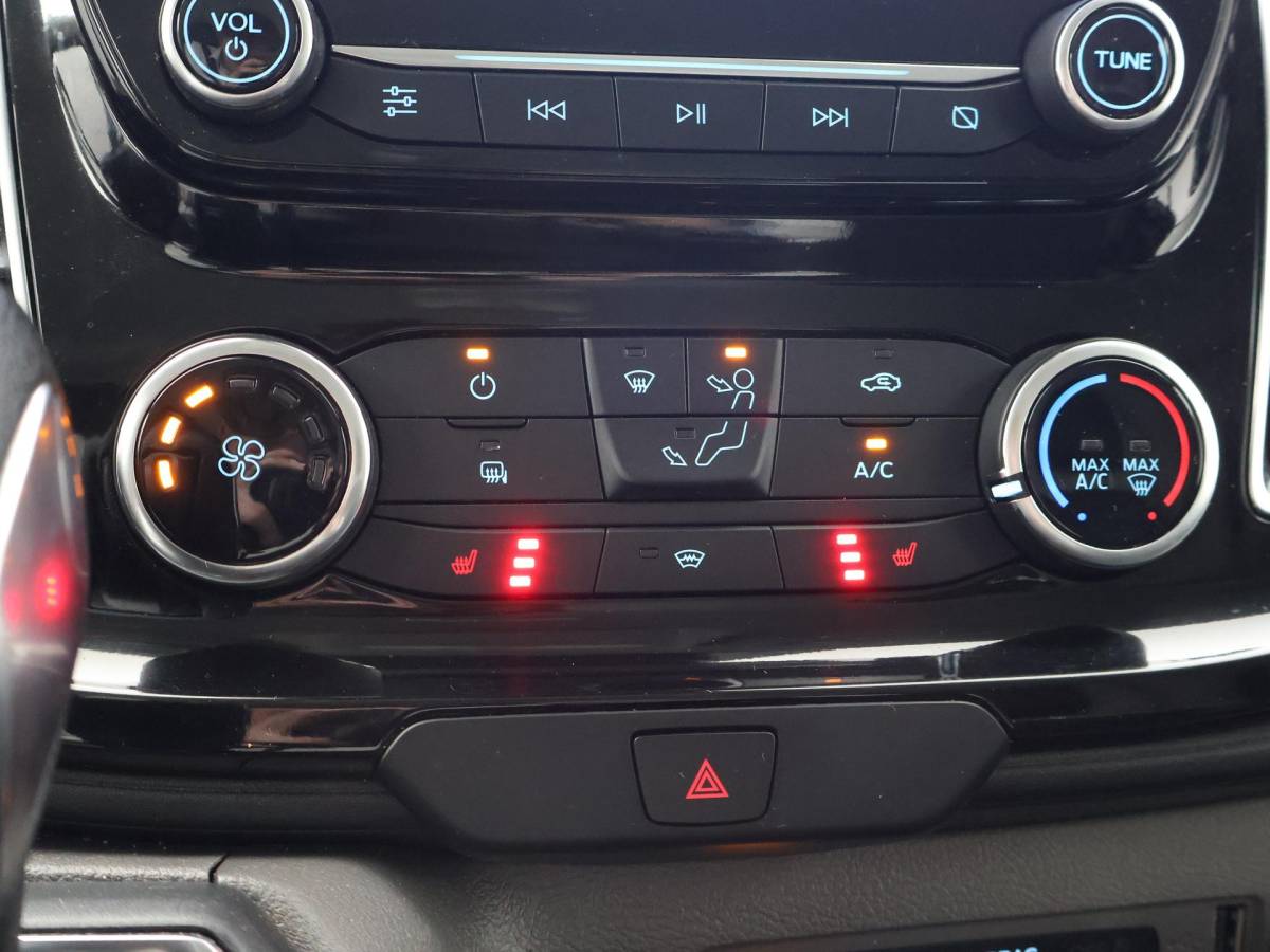 Ford Transit Custom Ford Transit Custom 310 2.0 TDCI 170 PK AUT. L2H1 SPORT + CAMERA | ADAPTIVE CRUISE | CARPLAY | TREKHAAK | STOELVERW.