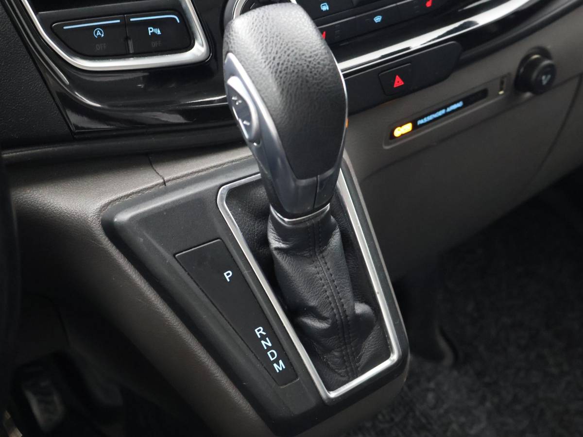 Ford Transit Custom Ford Transit Custom 310 2.0 TDCI 170 PK AUT. L2H1 SPORT + CAMERA | ADAPTIVE CRUISE | CARPLAY | TREKHAAK | STOELVERW.