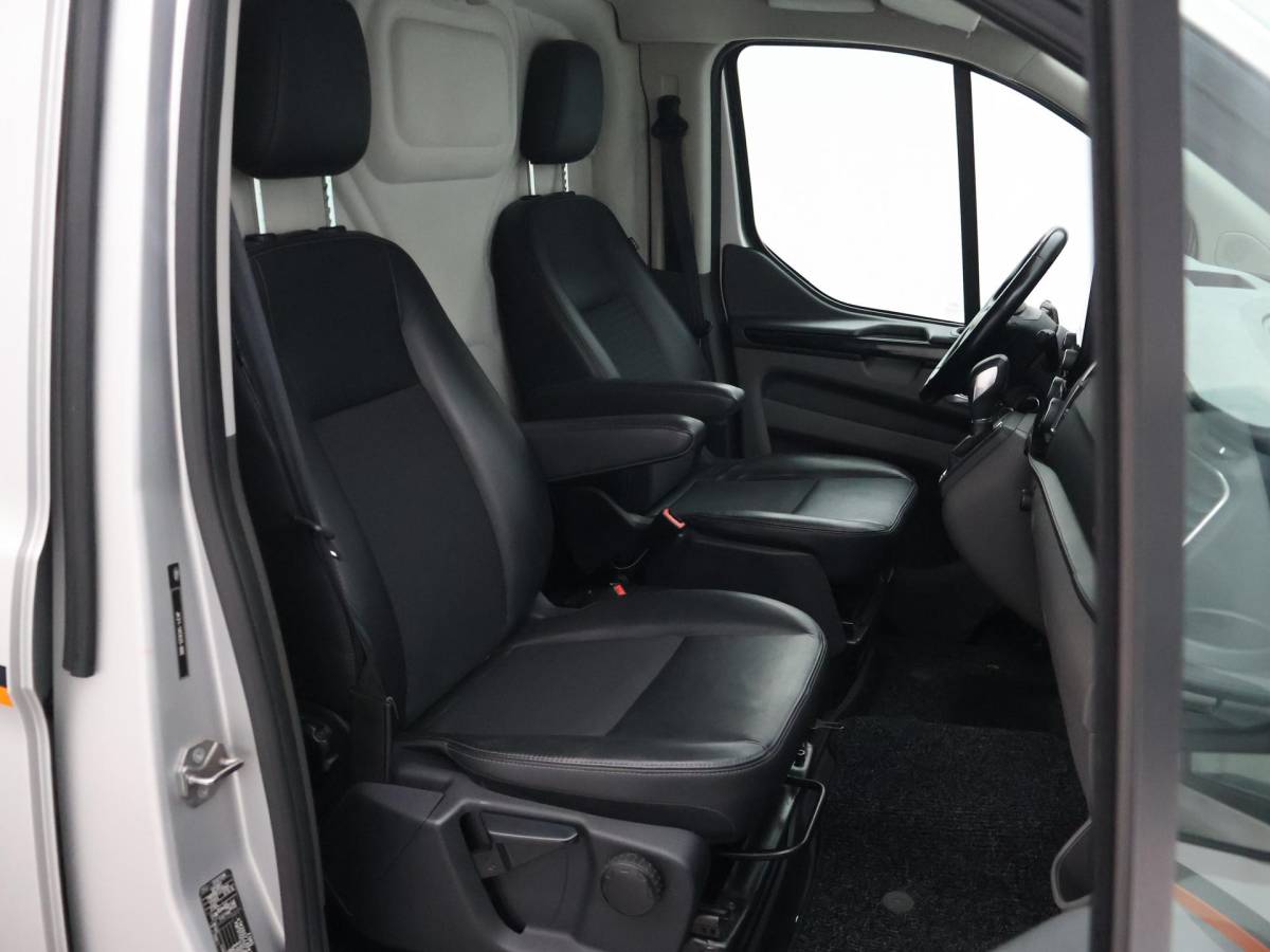 Ford Transit Custom Ford Transit Custom 310 2.0 TDCI 170 PK AUT. L2H1 SPORT + CAMERA | ADAPTIVE CRUISE | CARPLAY | TREKHAAK | STOELVERW.