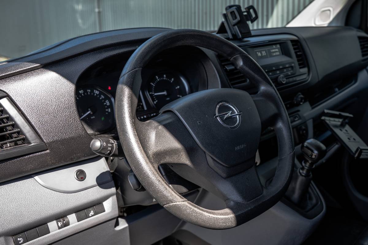 Opel Vivaro Opel Vivaro 1.5 L2H1 | 3-Zits | 1e Eigenaar | Cruise | PDC | Airco