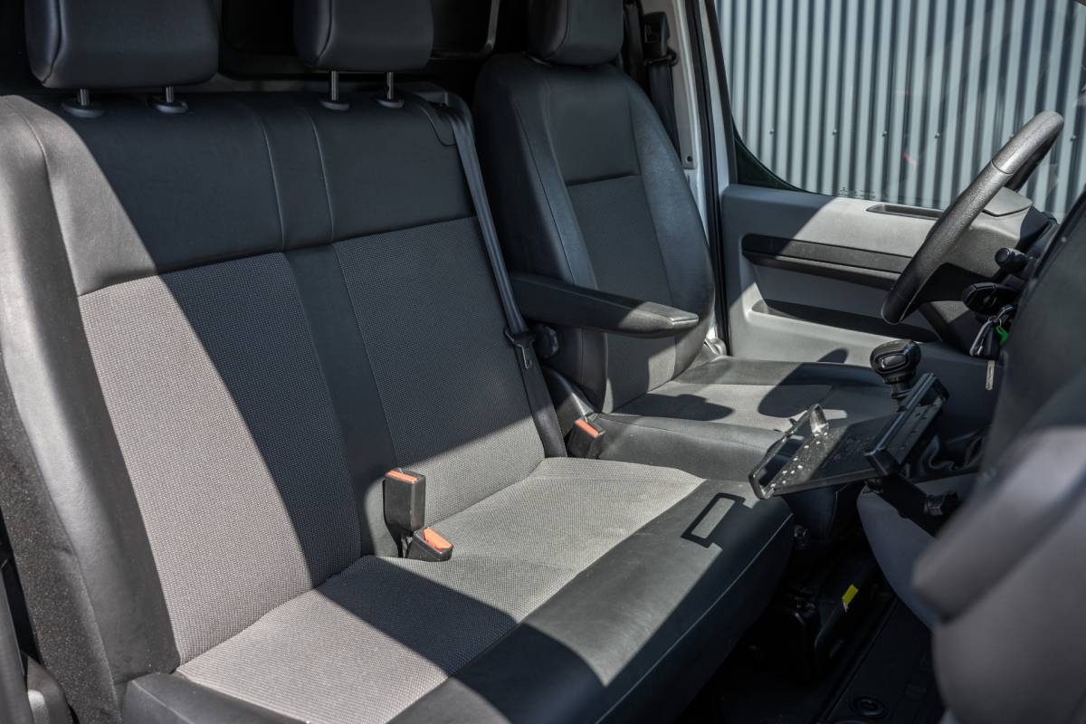 Opel Vivaro Opel Vivaro 1.5 L2H1 | 3-Zits | 1e Eigenaar | Cruise | PDC | Airco