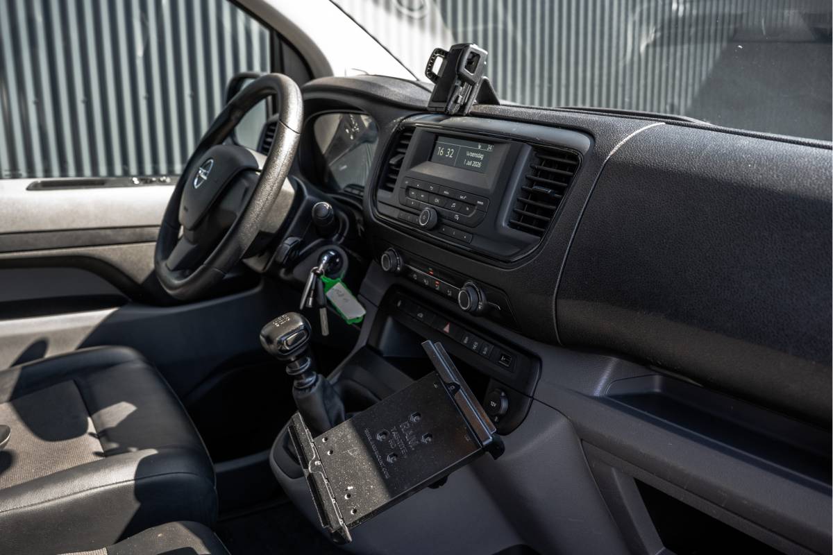 Opel Vivaro Opel Vivaro 1.5 L2H1 | 3-Zits | 1e Eigenaar | Cruise | PDC | Airco