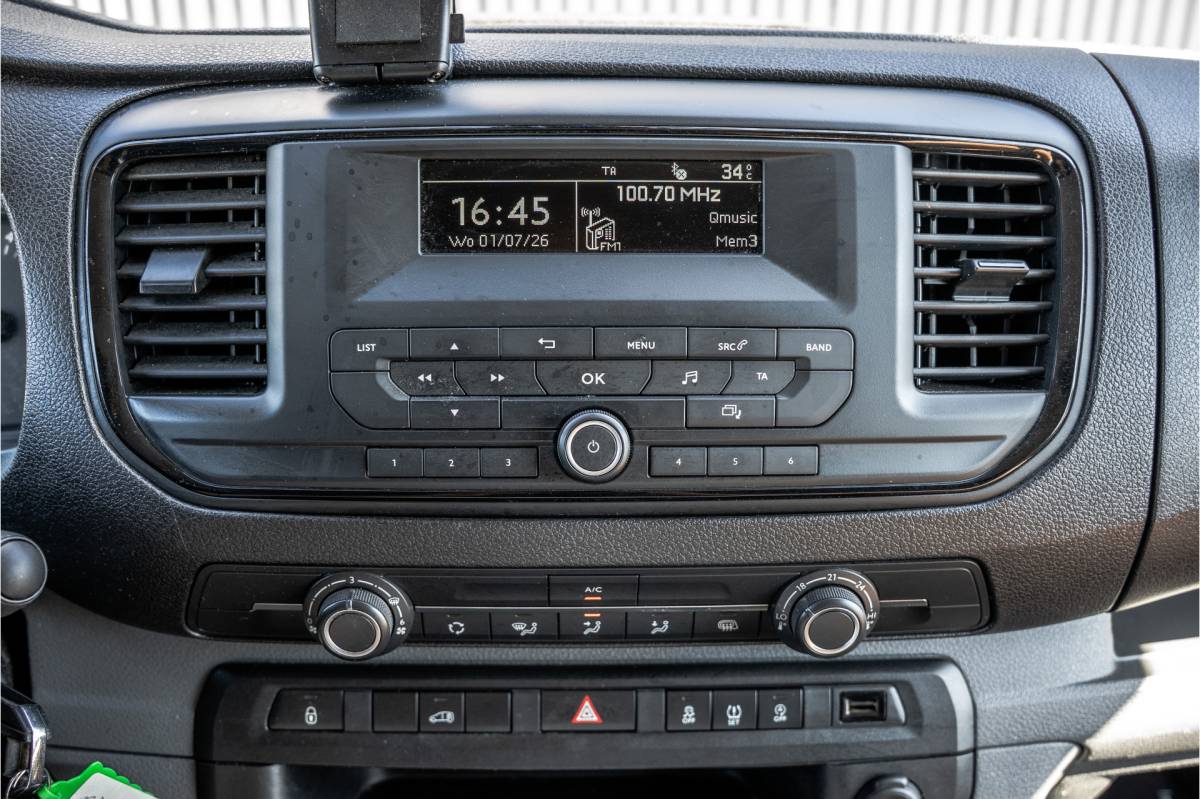 Opel Vivaro Opel Vivaro 1.5 L2H1 | 3-Zits | 1e Eigenaar | Cruise | PDC | Airco