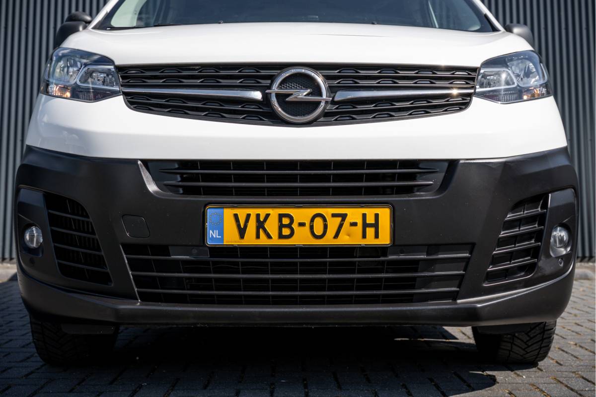 Opel Vivaro Opel Vivaro 1.5 L2H1 | 3-Zits | 1e Eigenaar | Cruise | PDC | Airco