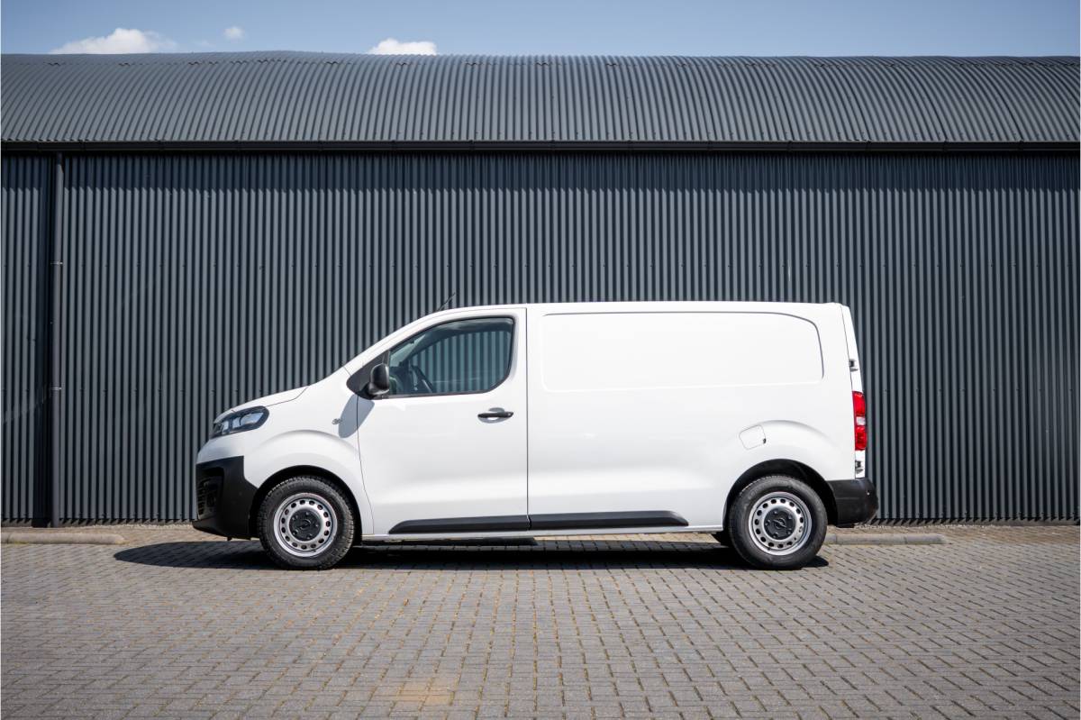 Opel Vivaro Opel Vivaro 1.5 L2H1 | 3-Zits | 1e Eigenaar | Cruise | PDC | Airco