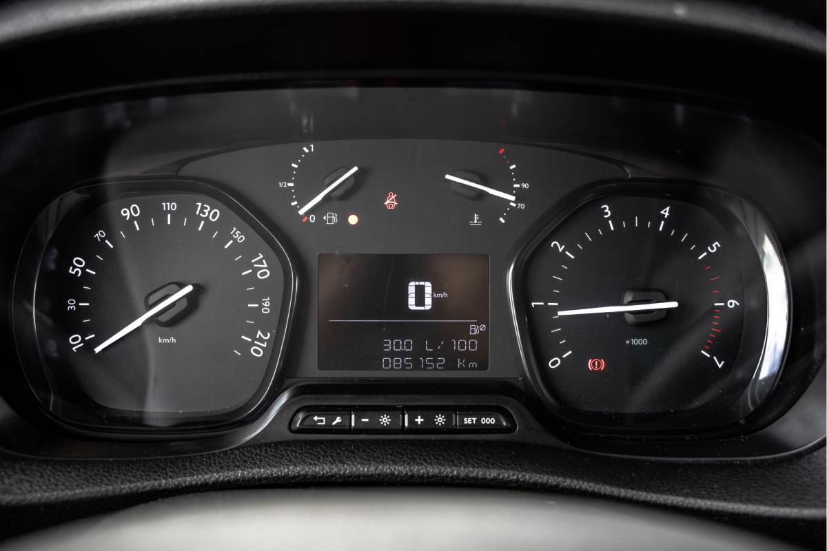 Opel Vivaro Opel Vivaro 1.5 | 3-Zits | 1e Eigenaar | Camera | Inrichting | Cruise | Airco | Trekhaak
