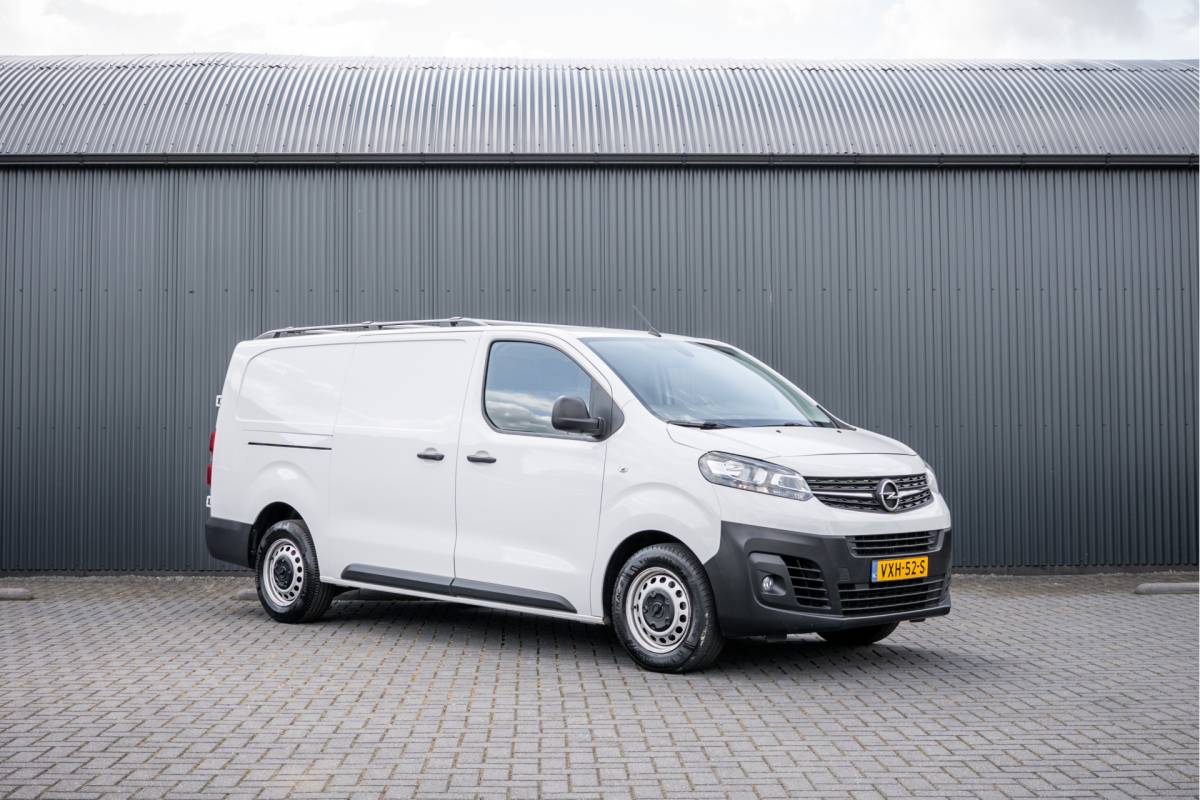 Opel Vivaro Opel Vivaro 1.5 | 3-Zits | 1e Eigenaar | Camera | Inrichting | Cruise | Airco | Trekhaak