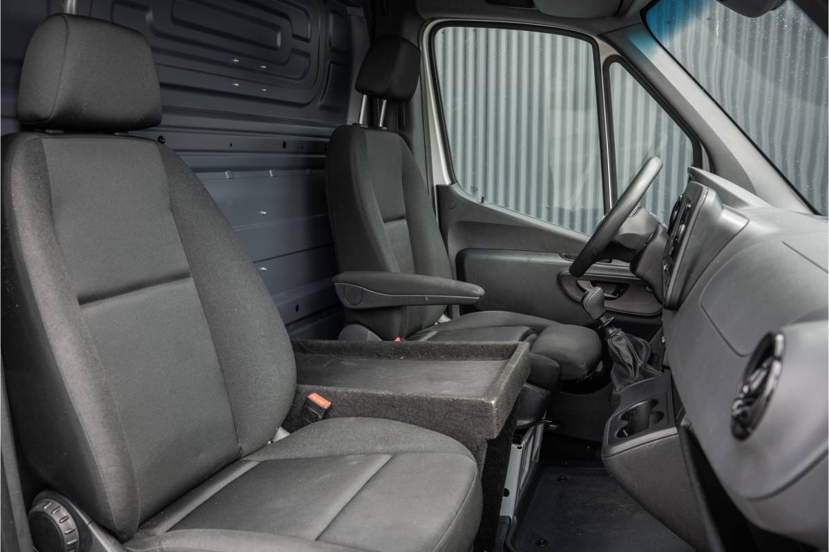 Mercedes-Benz Sprinter Mercedes-Benz Sprinter 311 CDI RWD L2H2 | Volledig Ingericht | Mbux | Camera | Navi | Climatronic