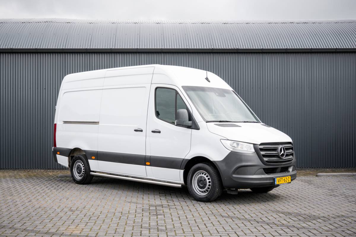 Mercedes-Benz Sprinter Mercedes-Benz Sprinter 311 CDI RWD L2H2 | Volledig Ingericht | Mbux | Camera | Navi | Climatronic