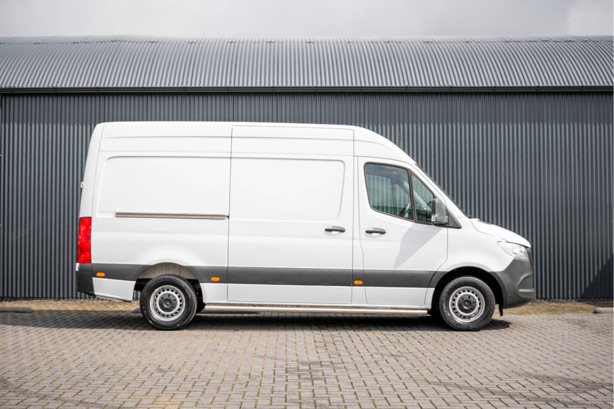 Mercedes-Benz Sprinter Mercedes-Benz Sprinter 311 CDI RWD L2H2 | Volledig Ingericht | Mbux | Camera | Navi | Climatronic
